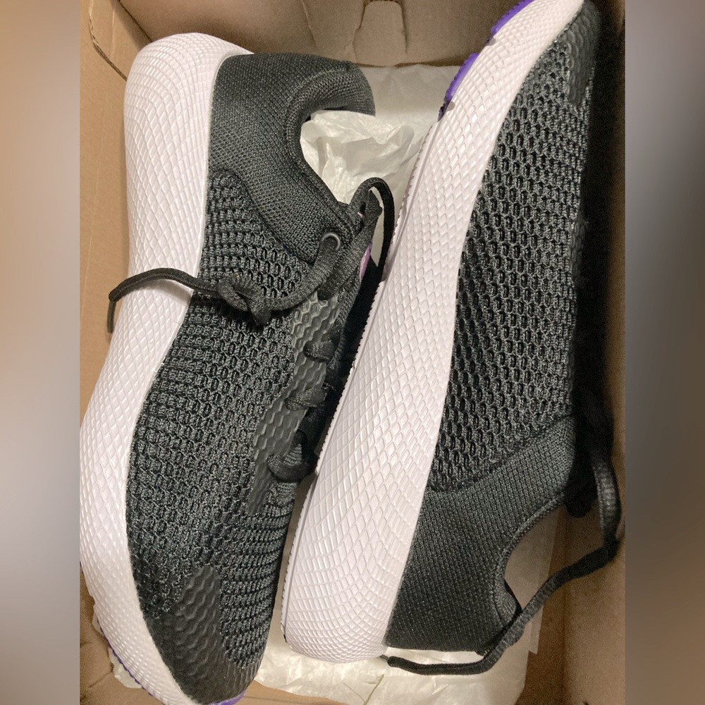 Under armor girls shoes